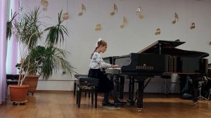 Р.Глиэр Прелюдия Ре бемоль-мажор исп.Кучмай София, 10 лет