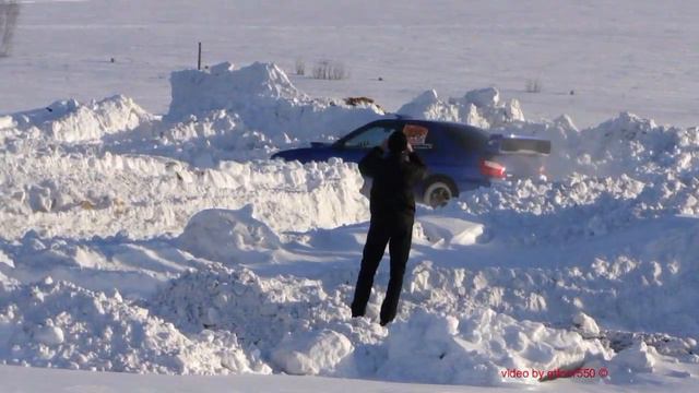 Subaru WRX STi - winter race смотреть онлайн