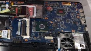 Разборка и "прокачка" ноутбука Toshiba Satellite C850 G1K