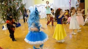 Новогодний Танец "Кабы не было зимы"