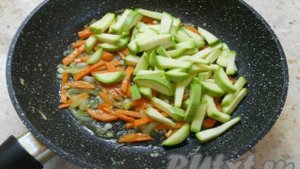 Рецепт кабачков, тушёных с морковью и луком