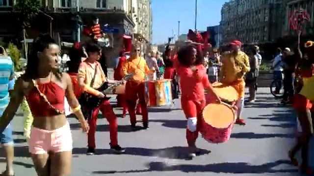 Карнавальное шествие. Тверская Площадь. смотреть онлайн