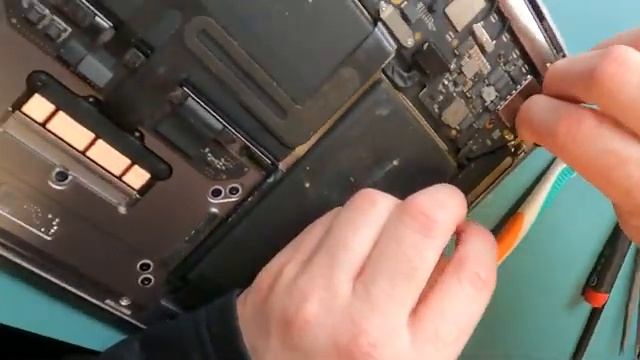 POV Repair MacBook Air M1 A2337 wont turn on or charge fix!