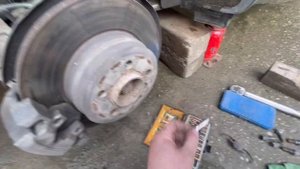Замена задних колодок BMW x5 e70