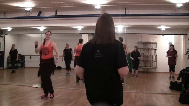 Funny Zumba with Steve und Nicole Kun Kin ZIN71 смотреть онлайн