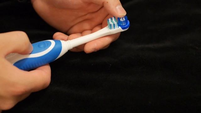 Colgate 360 - Обзор Самой Дешёвой Электрическая Зубная Щетка смотреть онлайн