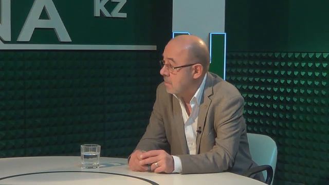 Живы будем – не помрем: прогнозы – дело неблагодарное смотреть онлайн