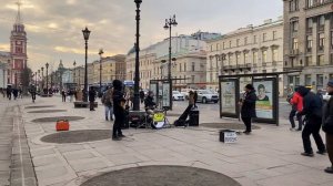 Уличные музыканты. Гостиный Двор. Питер.