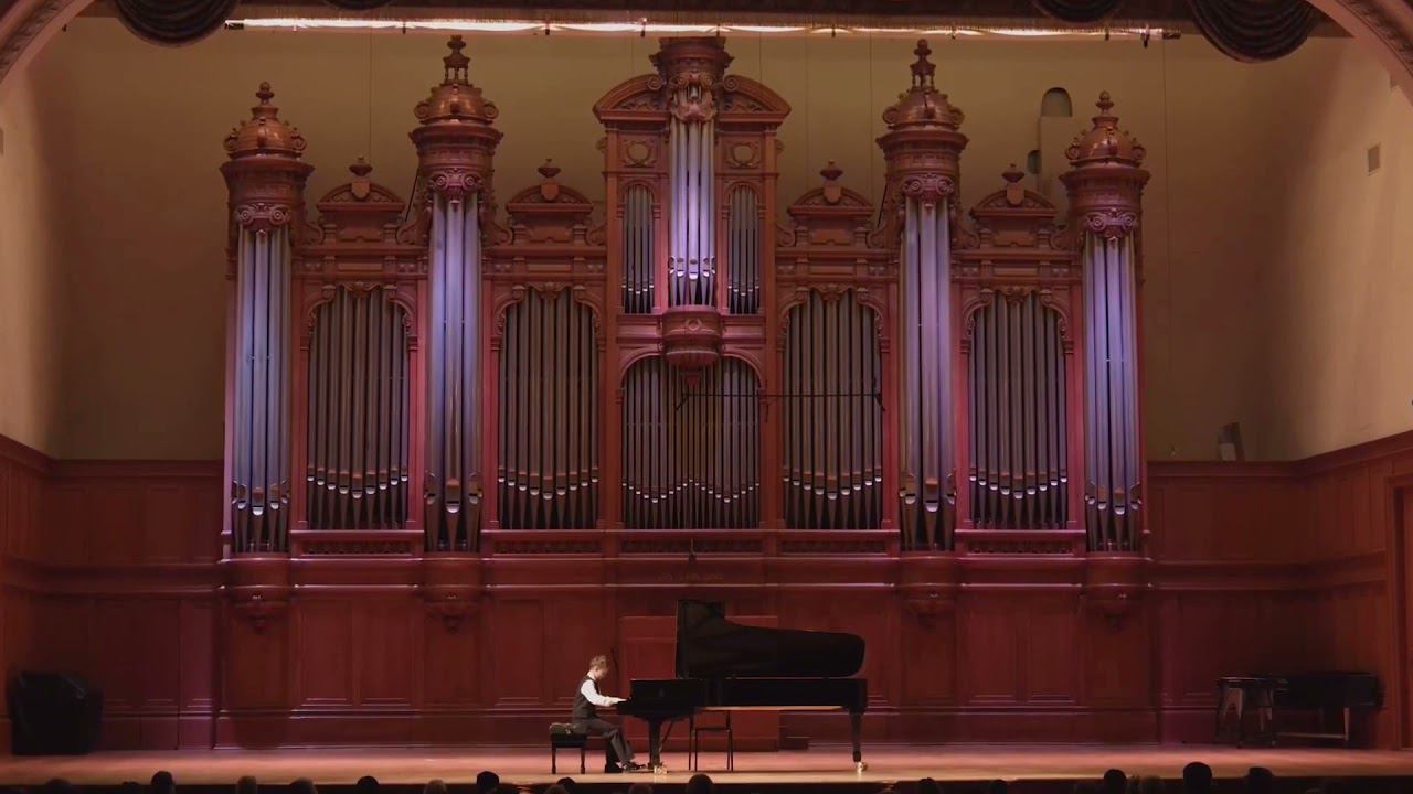 Захар Внутских, Ф.Лист «Венгерская рапсодия» смотреть онлайн