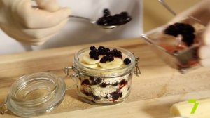Овсяный пудинг с бананом и черникой. Рецепт от шеф-повара.