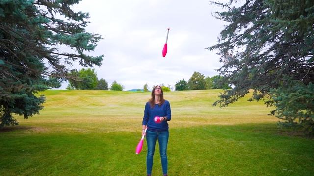 Beginner CLUB JUGGLING TRICKS - Double Spins Tutorial смотреть онлайн