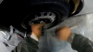как открутить прикипевшую гайку ступицы Daewoo lanos!!!