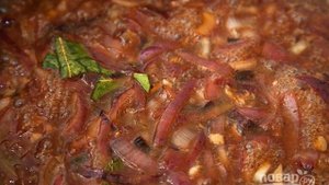 Свинина, тушенная с айвой