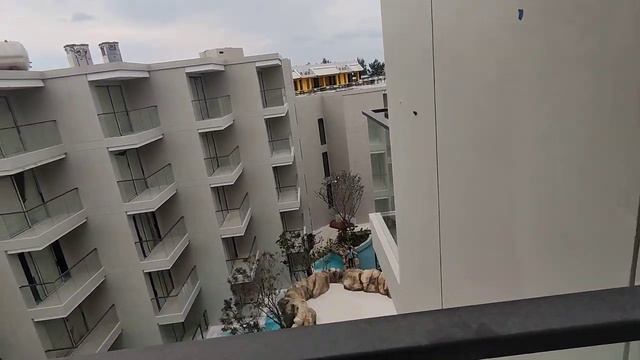 Phuket Emerald Beach Resort and Spa номер смотреть онлайн