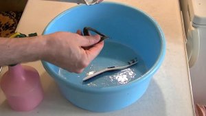 РЕМОНТИРУЕМ СЛИВНОЙ БАЧОК .РЕМОНТ УЗЛА СЛИВА ВОДЫ.