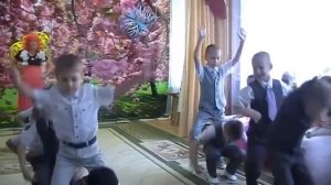 классный танец мальчиков в доу