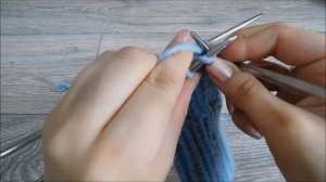 Женские варежки (рукавицы) с узором "косы" спицами. Индийский клин.