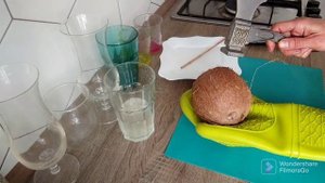 как быстро разделать кокос