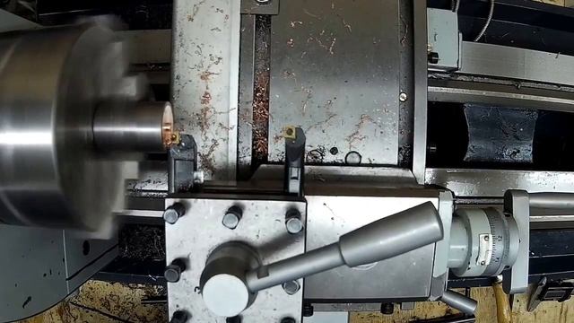 Изготовил разрезную втулку и проточил.... монету.