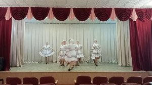 Образцовый танцевальный ансамбль  "Зальвяначка" танец "Крутёлка"