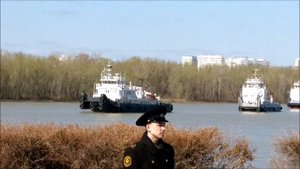 Город Омск, весна.