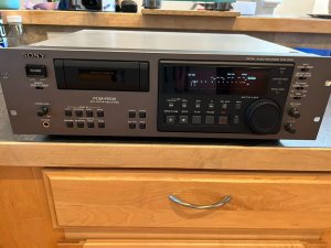 Цифровой аудиомагнитофон Sony PCM-R500 с моторным механизмом 4D.D- made in Japan 1997-год