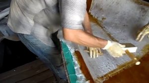 укладка стеклоткани в матрицу