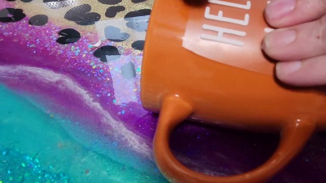 How To Put HTV on Mugs With a Heat Gun or a Mug Press / HTV Vinyl on Glassware / Easy DIY Craft смотреть онлайн