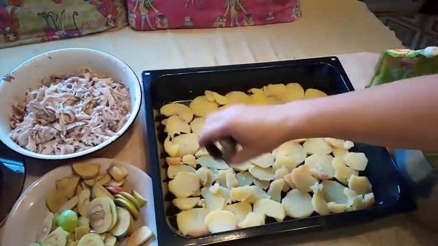Готовлю фирменное блюдо на большую компанию.