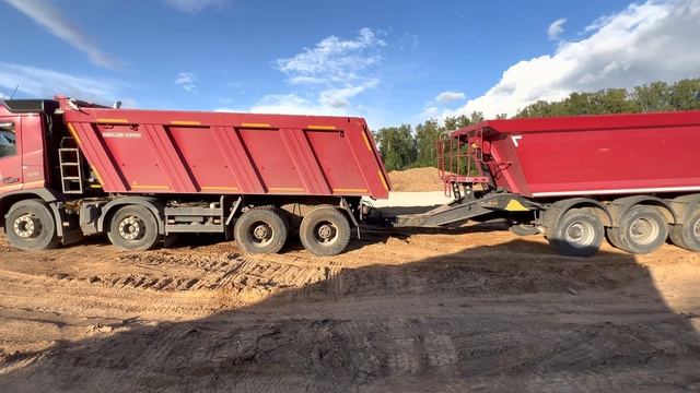 VOLVO FMX420 вываливает без отсоединения прицепа, водитель профессионал. ООО "АСС" @mister.mechanic
