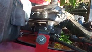 Копаем картошку мотоблоком Ока.