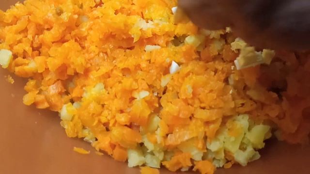 Оливье больше НЕ-ГОТОВЛЮ! Новый рецепт современного Салата на праздничный стол! Рецепт салата смотреть онлайн