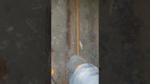 Приварить рельсу на ковш погрузчика своими руками.