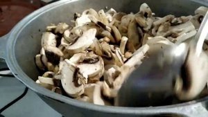 Как приготовить ШАМПИНЬОНЫ. Получаются вкусно и  сочно. ЗАГОТОВКА для приготовления других блюд.
