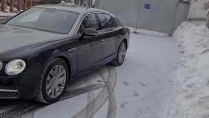 Bentley Flying Spur: из черного в двухцветный, неплохо получилось...