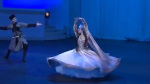 Beautiful Azerbaijani folk dance "Naz elama" Caucasian couple dance