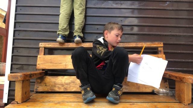 Кто последний покинет лавочку получит 5k рублей!😇 смотреть онлайн