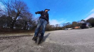 Inmotion V11: This Electric Unicycle is Insane