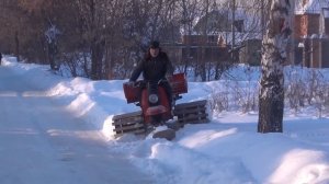 муравей на гусеницах