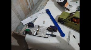 Слепил ВАЗ 2108 из пластилина