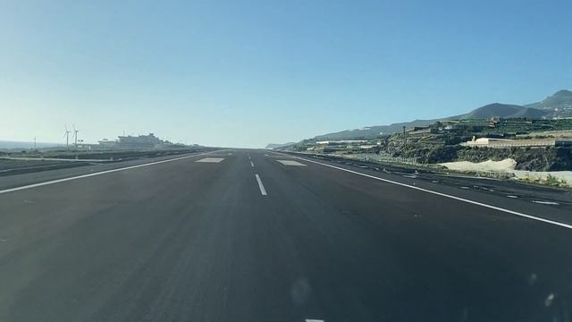 Approach, landing and take off in "La Palma" Canarias ,Spain.Cockpit view.HD смотреть онлайн
