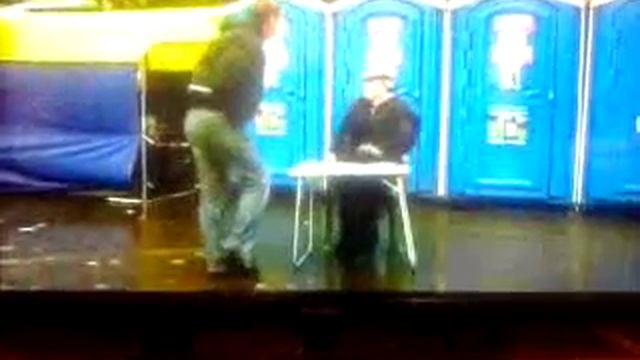 6 кадров (сходил в туалет) смотреть онлайн