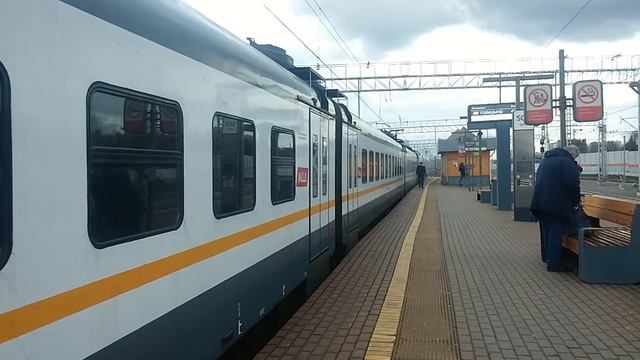 ЭП2Д-0091 и ЭП2Д-0004 ЦППК Перекраска Наше Подмосковье На станции Кунцевская Видео 2 апр. 2021 г. смотреть онлайн