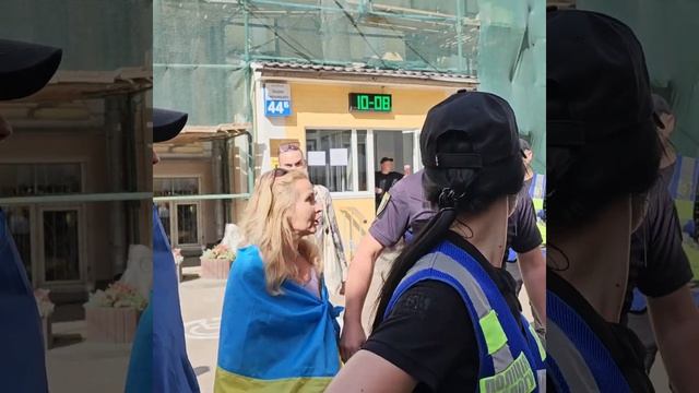 За Веру! Активисты напали на семинариста Прамиха под зданием суда!