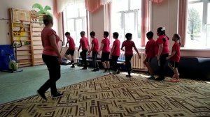 Урок физкультуры в 3 классе.   Physical education lesson in the 3rd grade.