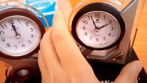 Кварцевые  настольные часы