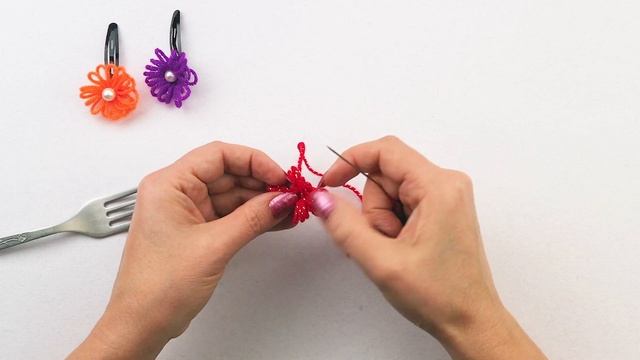Цветок с помощью вилки - цветок из пряжи| Super Easy Woolen Flower Making using Fork | Woolen Flowe смотреть онлайн