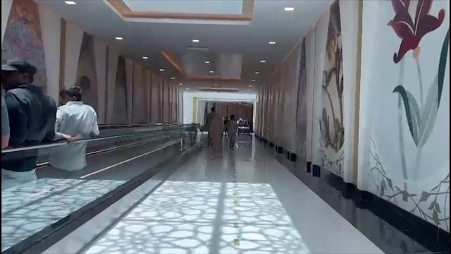 Experiencing the Magnificence of Sheikh Zayed Grand Mosque: A Travel Log by Samar Abbas смотреть онлайн