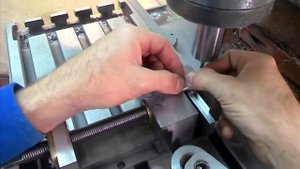 Фрезерование для чайников, Фрезеровка паралельных лысок в тисках