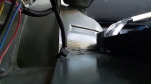 Скрип левой стойки багажника Патриот 2015г. в.